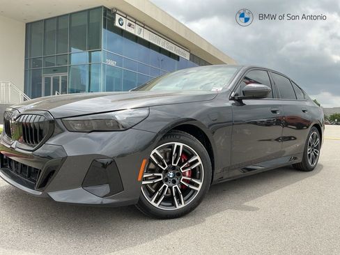 New 2026 BMW 530i w/ M Sport Package RWD image 1