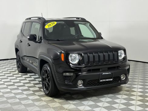 Used 2020 Jeep Renegade Altitude w/ UConnect 8.4 Nav Group FWD image 3