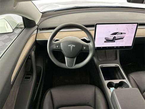 Used 2023 Tesla Model 3 Standard Range image 11