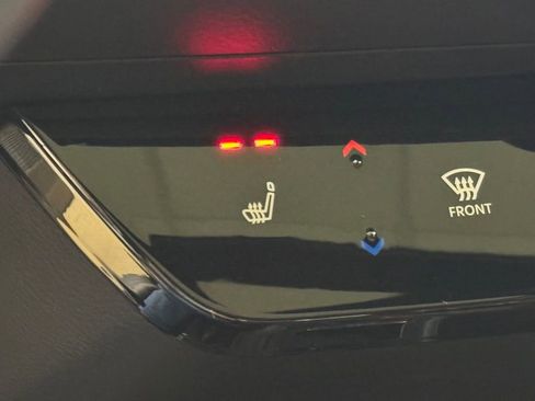 New 2026 Nissan Kicks SR w/ SR Premium Package image 38