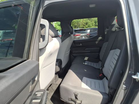 Certified 2024 Toyota Tacoma TRD Off-Road AWD/4WD image 15