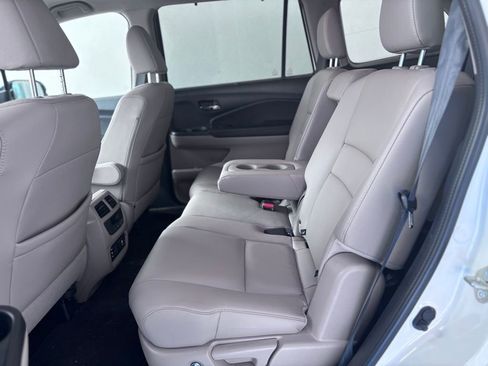 Used 2018 Honda Pilot Touring image 15