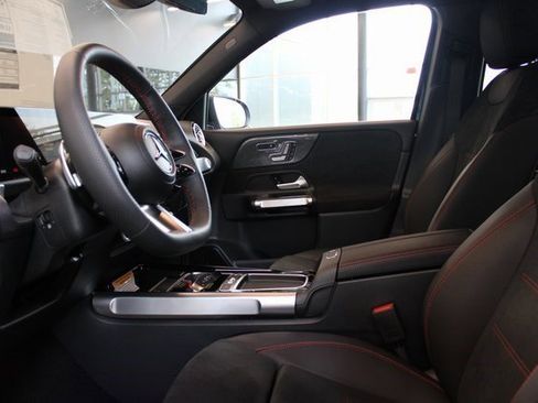 New 2024 Mercedes-Benz GLB 250 4MATIC image 11