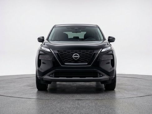 Used 2025 Nissan Rogue SV FWD image 2