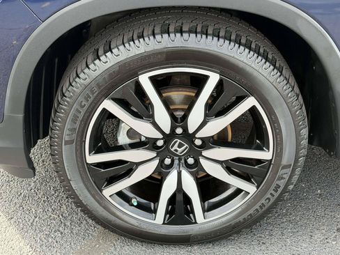 Certified 2022 Honda Pilot Touring image 5