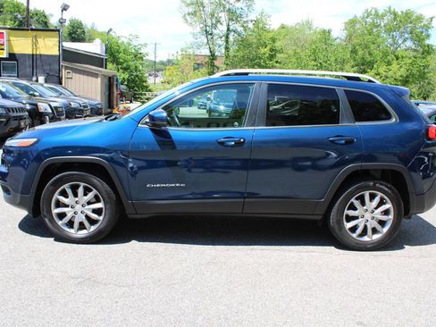 Used 2018 Jeep Cherokee Limited AWD/4WD image 12