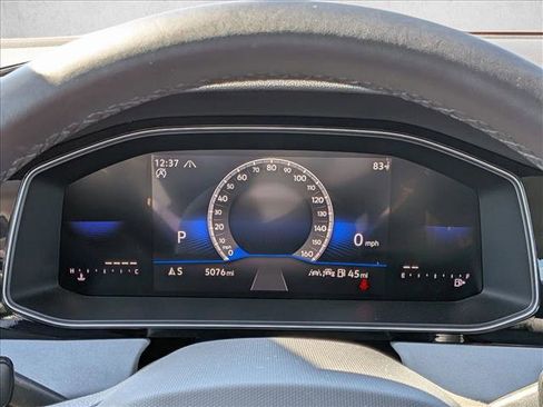 Used 2025 Volkswagen Jetta SE image 11