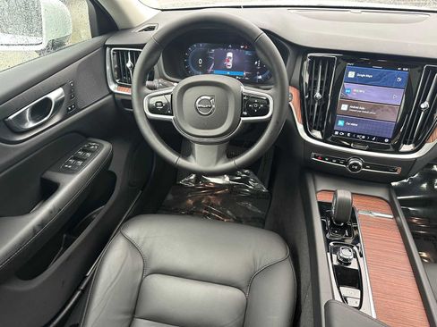 Certified 2025 Volvo V60 B5 Cross Country Plus image 17