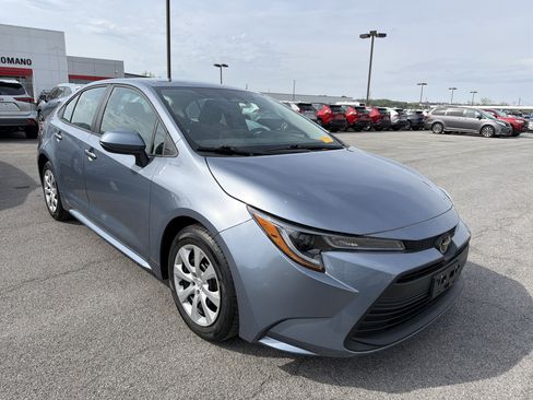 Used 2023 Toyota Corolla LE w/ Carpet Mat Package (TMS) FWD image 2