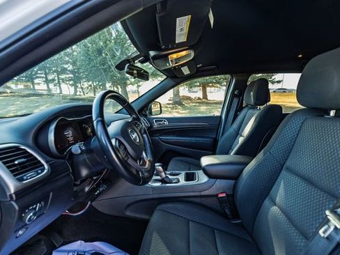 Used 2021 Jeep Grand Cherokee Laredo image 15