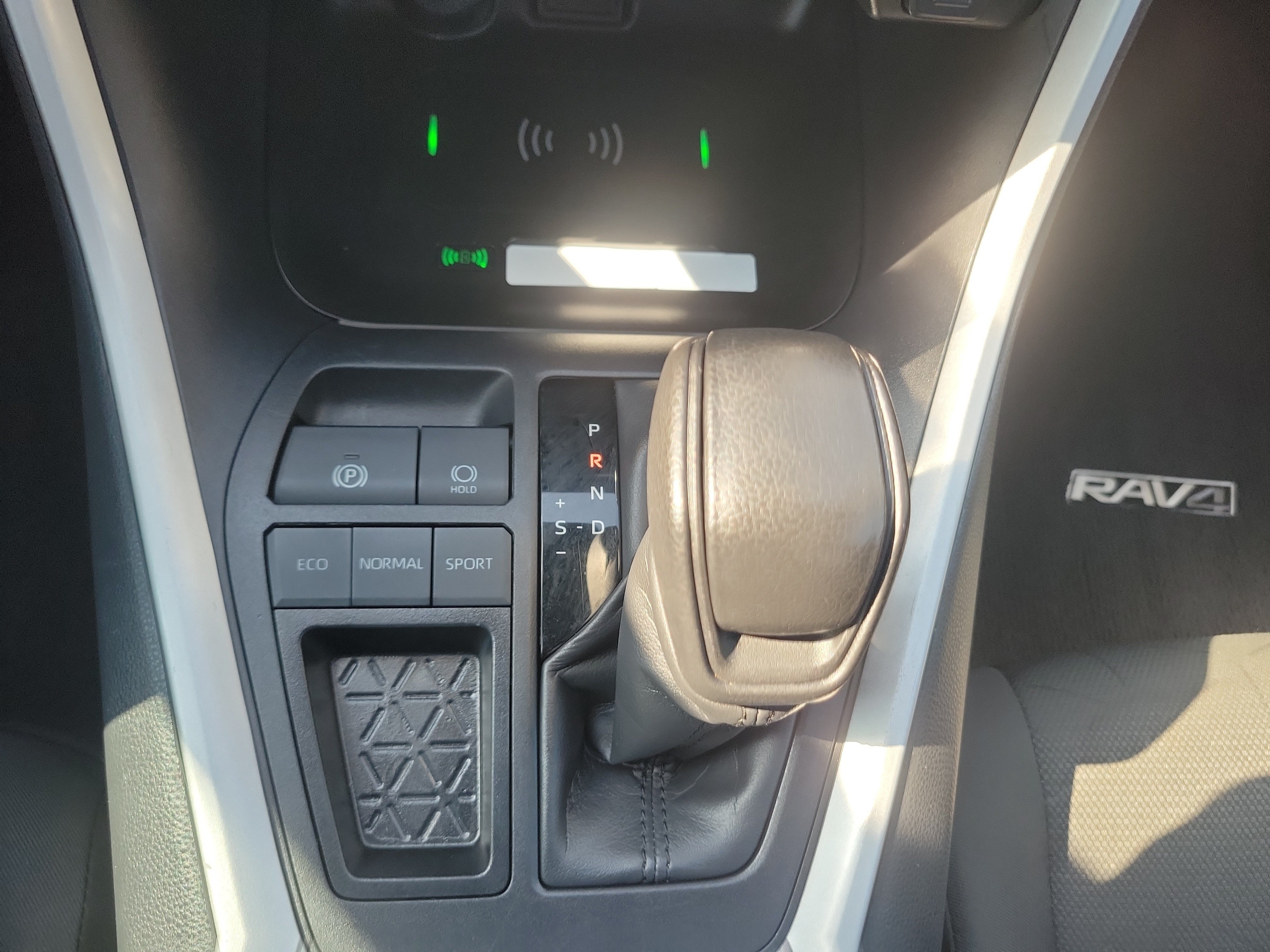 Used 2024 Toyota RAV4 XLE w/ Convenience Package FWD image 26