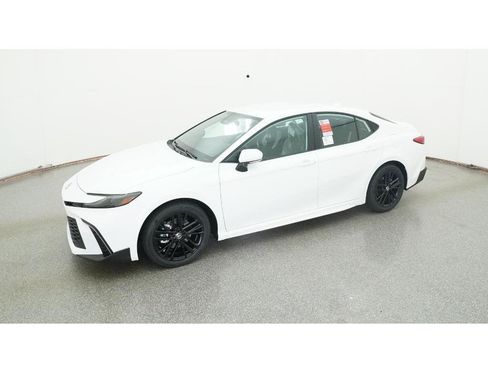 New 2026 Toyota Camry SE image 2