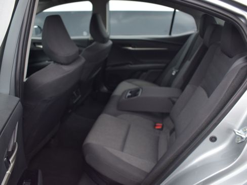 Used 2025 Toyota Camry LE image 12