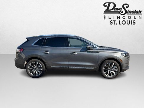 Used 2021 Lincoln Nautilus Reserve AWD/4WD image 2