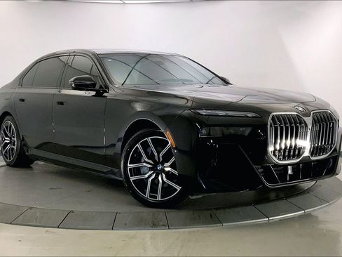 Certified 2023 BMW i7 xDrive60 w/ Executive Package 2 AWD/4WD image 32