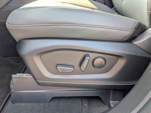 New 2025 Ford Explorer Active w/ Active Comfort Package image 18