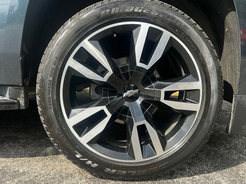 Used 2019 Chevrolet Suburban Premier w/ RST 6.2L Performance Edition AWD/4WD image 9