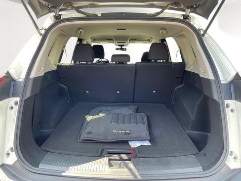 Used 2023 Nissan Rogue S AWD/4WD image 10