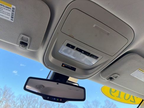 Used 2019 GMC Canyon Denali image 13