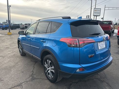 Used 2017 Toyota RAV4 LE image 5