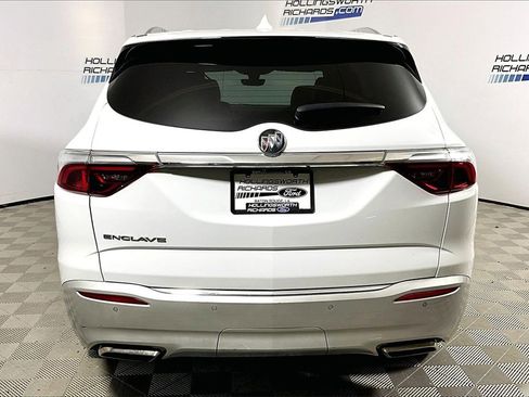 Used 2024 Buick Enclave Premium image 4