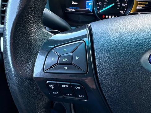 Used 2017 Ford Explorer XLT w/ Equipment Group 202A AWD/4WD image 18