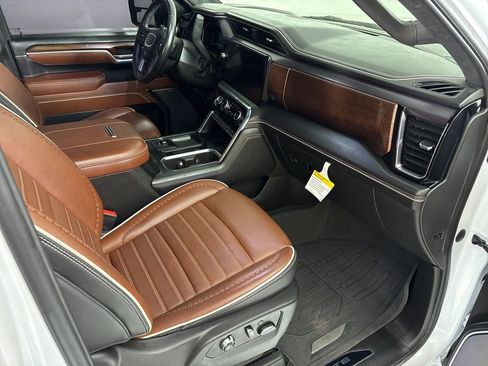 Used 2024 GMC Sierra 3500 Denali Ultimate image 25