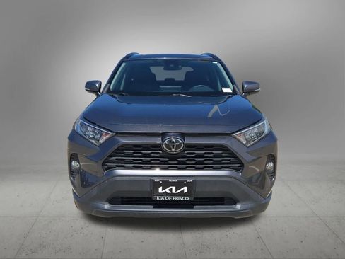 Used 2020 Toyota RAV4 XLE Premium FWD image 9