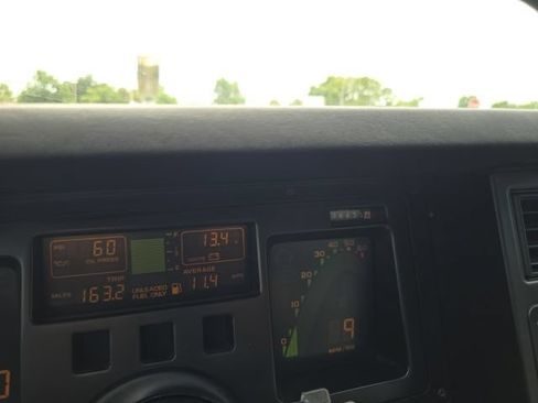 Used 1987 Chevrolet Corvette Coupe RWD image 10
