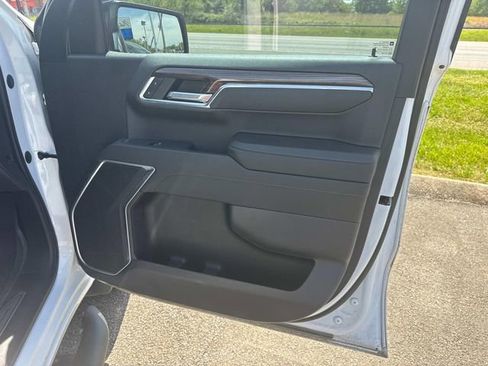 Used 2023 Chevrolet Silverado 1500 RST w/ Z71 Off-Road Package image 30