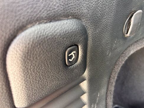 Used 2019 Jeep Grand Cherokee Altitude AWD/4WD image 18