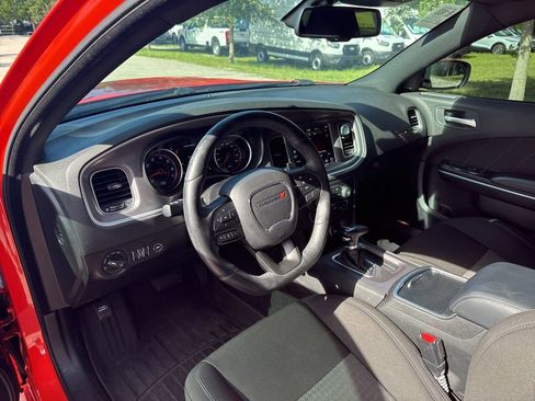 Used 2022 Dodge Charger Scat Pack w/ Dynamics Package RWD image 9