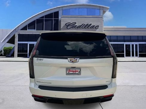 Used 2024 Cadillac Escalade ESV Sport w/ Touring Package AWD/4WD image 5