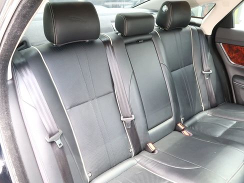 Used 2017 Jaguar XJ R-Sport image 19