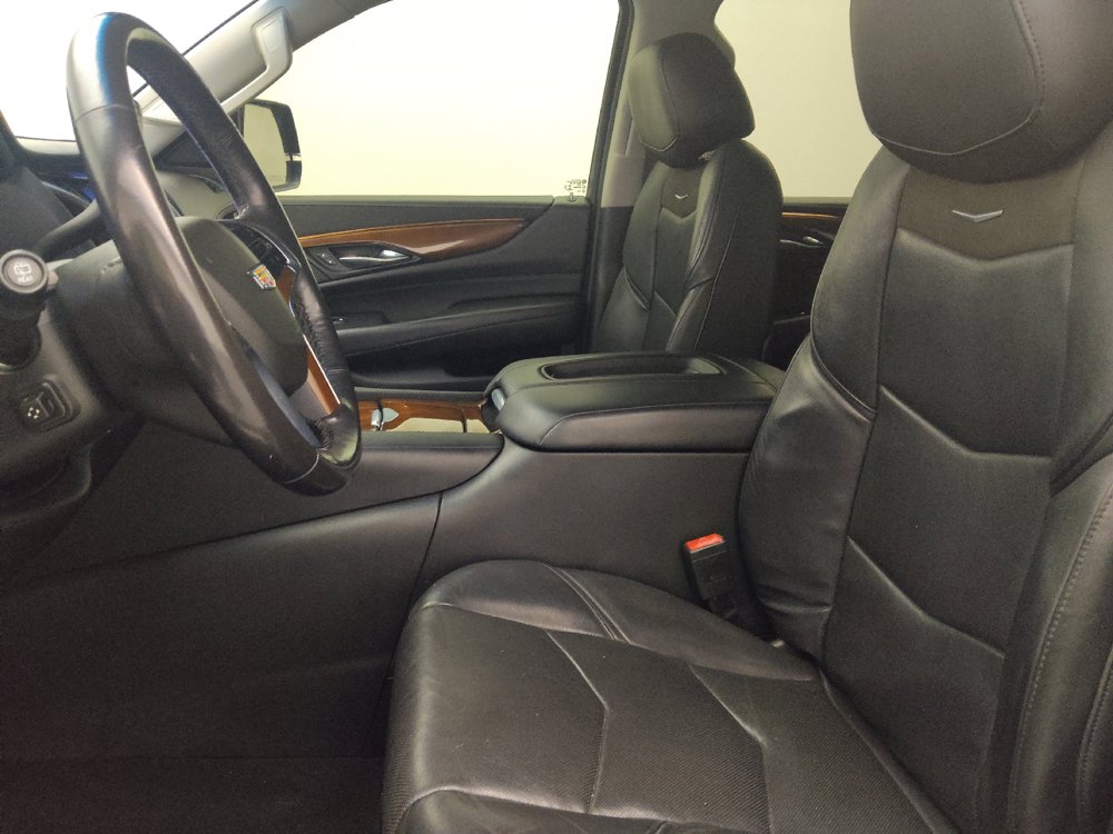 Used 2020 Cadillac Escalade Luxury RWD image 17