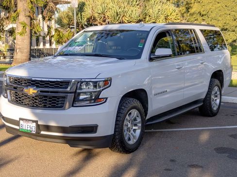 Used 2019 Chevrolet Suburban LT image 6