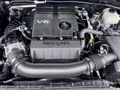 Used 2022 Nissan Frontier SV w/ Technology Package image 32