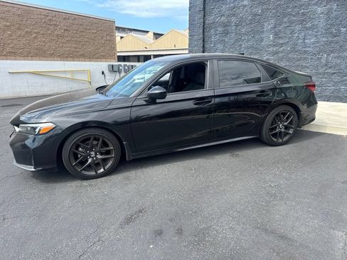 Used 2025 Honda Civic Sport image 2