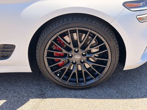Used 2022 Genesis G70 3.3T Launch Edition RWD image 8