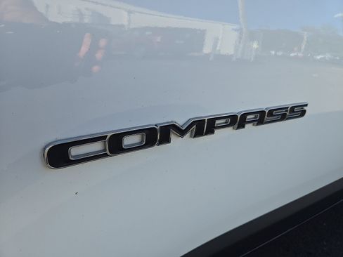 Used 2022 Jeep Compass Limited w/ Sun and Sound Group AWD/4WD image 29