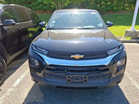 Used 2023 Chevrolet TrailBlazer LS AWD/4WD image 2