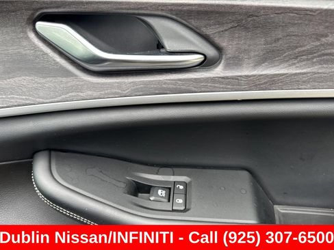Used 2023 Jeep Grand Cherokee 4WD 4xe w/ Luxury Tech Group II image 22