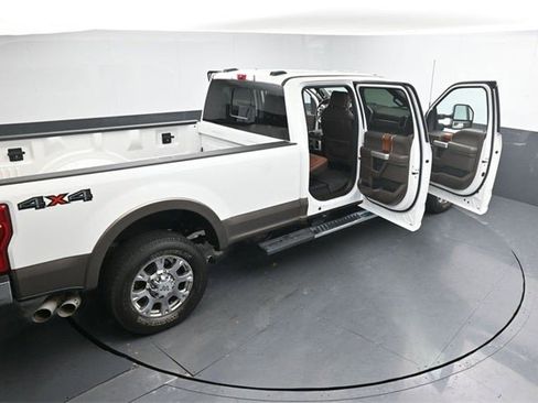Used 2022 Ford F350 King Ranch w/ Chrome Package image 38