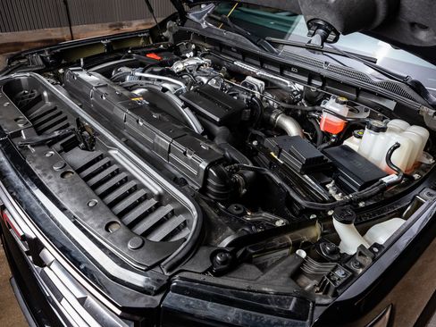 Used 2025 GMC Sierra 2500 AT4X image 40