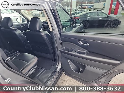 Certified 2023 Nissan Pathfinder SL w/ SL Premium Package image 32