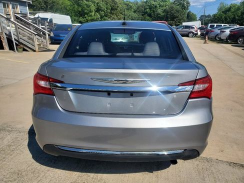 Used 2013 Chrysler 200 LX FWD image 10