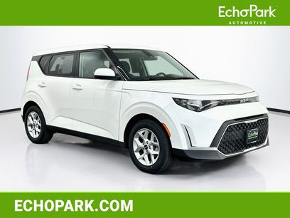Used 2025 Kia Soul LX w/ LX Technology Package