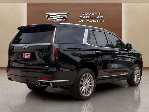 Used 2021 Cadillac Escalade Premium Luxury w/ Driver Assist Tech Package AWD/4WD image 4