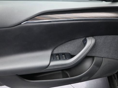 Used 2022 Tesla Model S AWD/4WD image 11