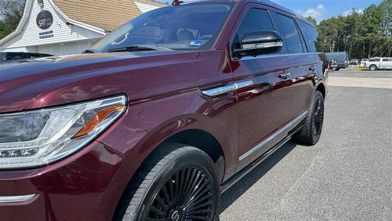 Used 2018 Lincoln Navigator Reserve w/ Technology Package AWD/4WD image 12